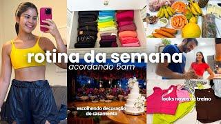 decoração do casamento, mercado, organizando guarda-roupa, marido fazendo almoço, abrindo recebidos