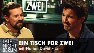 Florian David Fitz hat Klaas' Oma überfahren | Ein Tisch für Zwei | Late Night Berlin