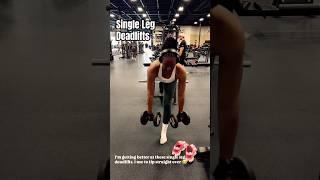 Single Deadlifts: Hold my core helps with balance️ #singledeadlifts #deadlifts #glutestrength #gym