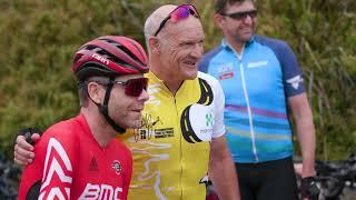Cadel Evans surprises a Geelong bunch ride