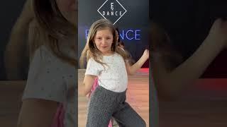 Exercice attitude avec les élèves 6 - 8 ans : des tueuses  #dance #dance #exercices  #attitude