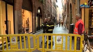 Canala a rischio caduta, chiuso il Fillungo nel tratto davanti alla Torre delle Ore