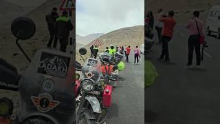 Aisa view ho to rulna to banta hai #shortsvideo #shorts #youtubeshorts #ladakhride #himalayan450