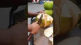 Incredible Coconut Cutting: Skills on Display!