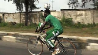 Nigerian footballer cycles 103 km with ball on head