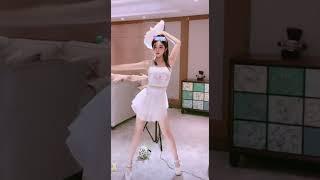 白色蕾丝裙女主播跳舞【抖音舞蹈区】Douyin Tik Tok Dance girl