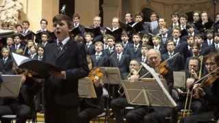 Les Petits Chanteurs de Sainte-Croix de Neuilly - The Paris Boys Choir - Requiem de Mozart (Introït)