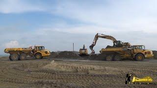 Caterpillar 325D Excavator Loading Sand on DUMPERS #caterpillar #dumper #heavyequipment #digger