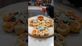 Flower Pizza Recipe By Kitchen With Noonzay #shorts #pizzarecipe #viralshorts #cookingshorts #food