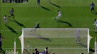 RAMOS MISSES AN OPEN GOAL AFTER AMAZING CONTROL BY ISCO ▶ REAL MADRID VS ALAVES 2-1 LALIGA