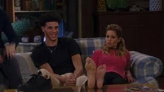 Fuller House - Lonzo Ball bare feet cameo - 4K HDR