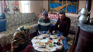KARLI BİR KÖY SABAHI  MİNİK KUZUMUZ  DOĞDU  BOL SOHBETLİ BİR  GÜN
