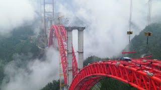 Shuangbao Bridge on Chongqing-Changsha Expressway under construction