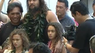 Why is AQUAMAN (Jason Momoa) crying with his children?