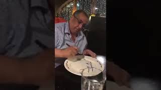 مغربي ينصب على موظفين مطعم روسي لان ليس له مكان  ذكي