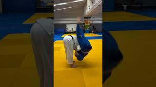 WATCH THIS POWERFUL THROW  #judo #judoka #judotraining #martialarts #дзюдо #shorts #shortvideo