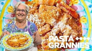 Easy cecapreti pasta with "fake" sauce! | Pasta Grannies
