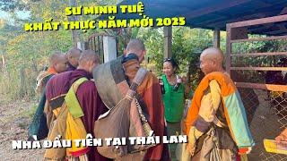 The First Day of Master Minh Tuệ's Alms Round in Thailand