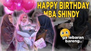 KAMI GA LEBARAN BARENG.. Happy Bday Mba Shindy..