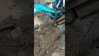 WooEye | Risky excavator site works #sitework #constructionequipment #excavator #siteworks