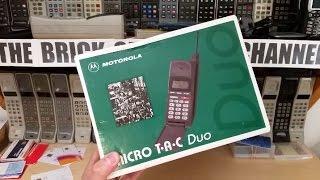 Motorola MicroTAC Duo Unboxing from 1995 - flip phone