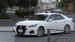 【警察】赤信号＋直進矢印で左折した車をＵターンして追う白い覆面パトカー