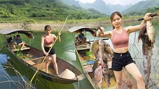 full video: girl set trap overnight and caught many big fish - life on the lake