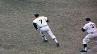 1964 WS Gm3: Mantle hits a walk-off home run