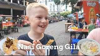 STREET FOOD JAKARTA INDONESIA | Keluarga Amerika kunjungi TAMAN MENTENG