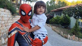 Fatih selim ve spiderman yine buluştu örümcek adam heryerde yanımıza geliyor çok mutluyuz