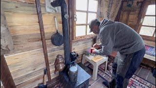 Caught in a Heavy Rainstorm – 2 Days in Tiny House– Off the Grid