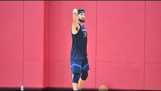 Klay Thompson Drains Shots at First Mavericks Training Camp Practice in Las Vegas