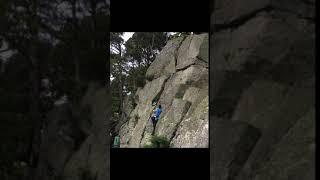 Irish Climbing @ The Scalp Irish Bouldering The Peak Boulder ( A View To A Kill 6A )