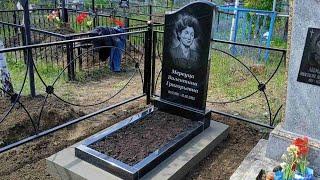 Одинарный памятник из гранита на могилу женщине в Бельцах Молдова