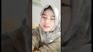 Hot jilbab cantik dan seksi ngomongin yang jorok jorok