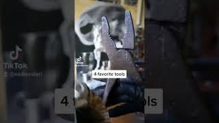 4 Favorite Oil Painting Tools