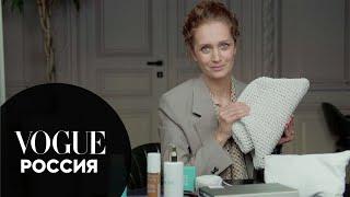Что в сумке у Виктории Исаковой? | Vogue Россия