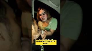 momen lucu ketika ngerjain temen yang lagi tidur nyenyak ‼️#ngakak #lucu #waria #kocak #ketawa