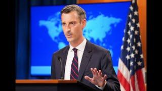 AP reporter rapid-fires State Department's Ned Price on Russia allegation