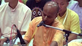 Jai Sachinandan Prabhu Singing Hare Krishna Maha Mantra Evening Session at Namotsava Kirtan Festival