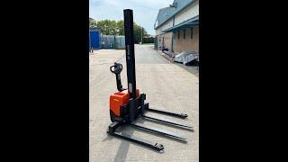 Toyota BT HWE100S Staxio compact straddle pallet stacker - NOW SOLD VIA ONLINE AUCTION @ramcouk