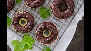St. Patrick's Day Recipe: FESTIVE Mint Chocolate Chip Doughnuts by Everyday Gourmet with Blakely