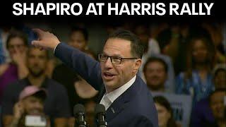 Governor Josh Shapiro chuckles as Philly crowd calls J.D. Vance a 'weirdo'