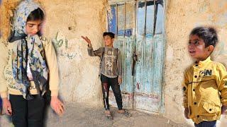 Reza goes to Mohammad Anwar's house to find his sister and brother.