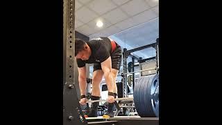 5 Plates (220kg / 485lbs) x3 Deadlift