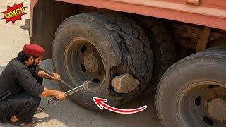 Live Truck Tyre Burst Repair | Roadside Emergency by Expert Mechanic