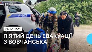 П’ятий день евакуації з Вовчанська: люди вибираються з вулиць, де йдуть бої