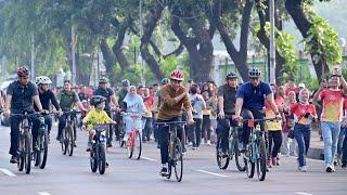 Presiden dan Ibu Iriana Ajak Jan Ethes Bersepeda di Kawasan Sudirman-Thamrin, Jakarta, 9 Juni 2024