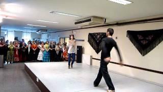 Bailar sevillanas