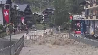 Alluvione a Zermatt, straripa il torrente Vispa